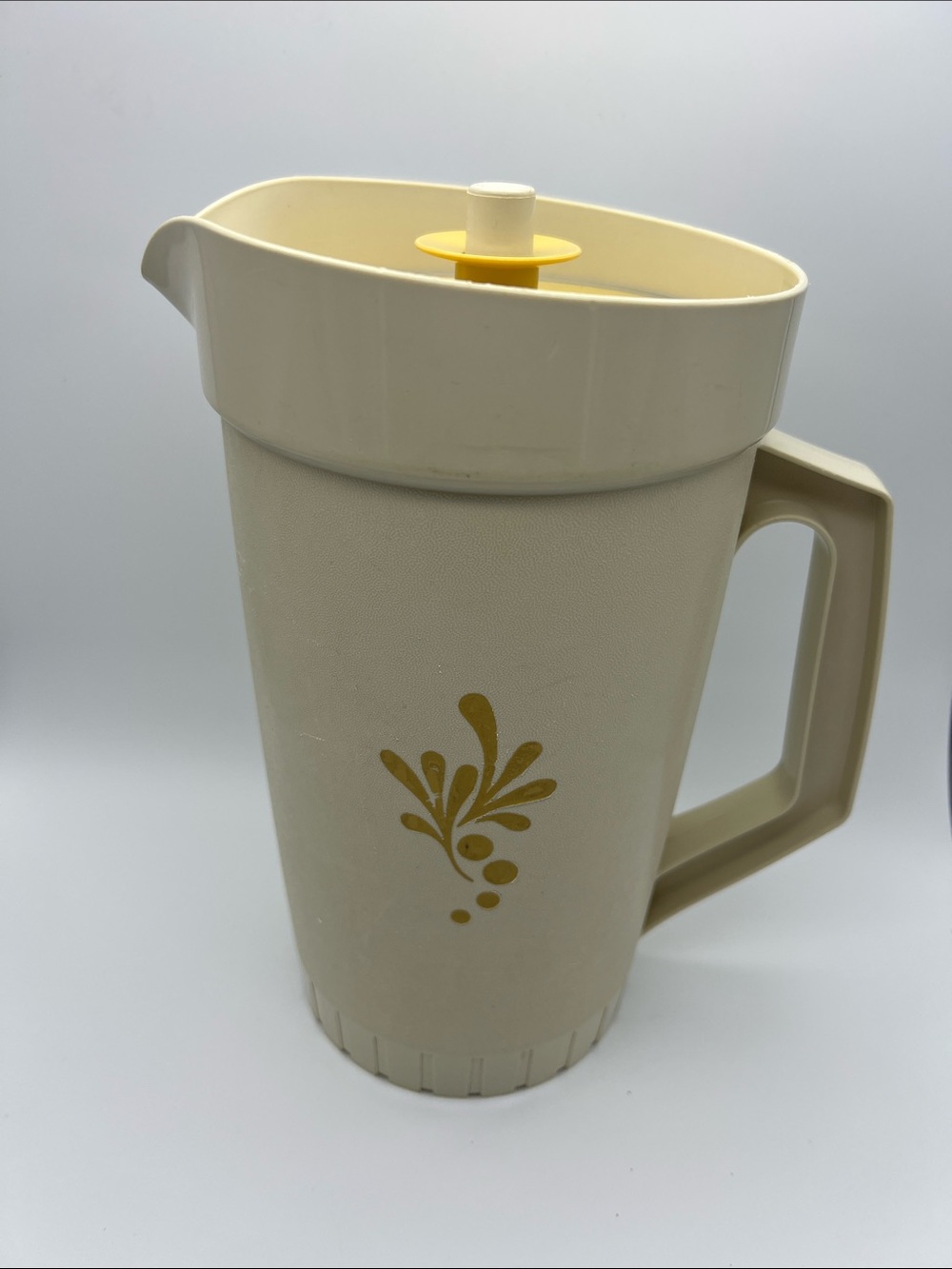 VINTAGE Tupperware #800 Pitcher • Almond & Harvest Gold • Made in Canada